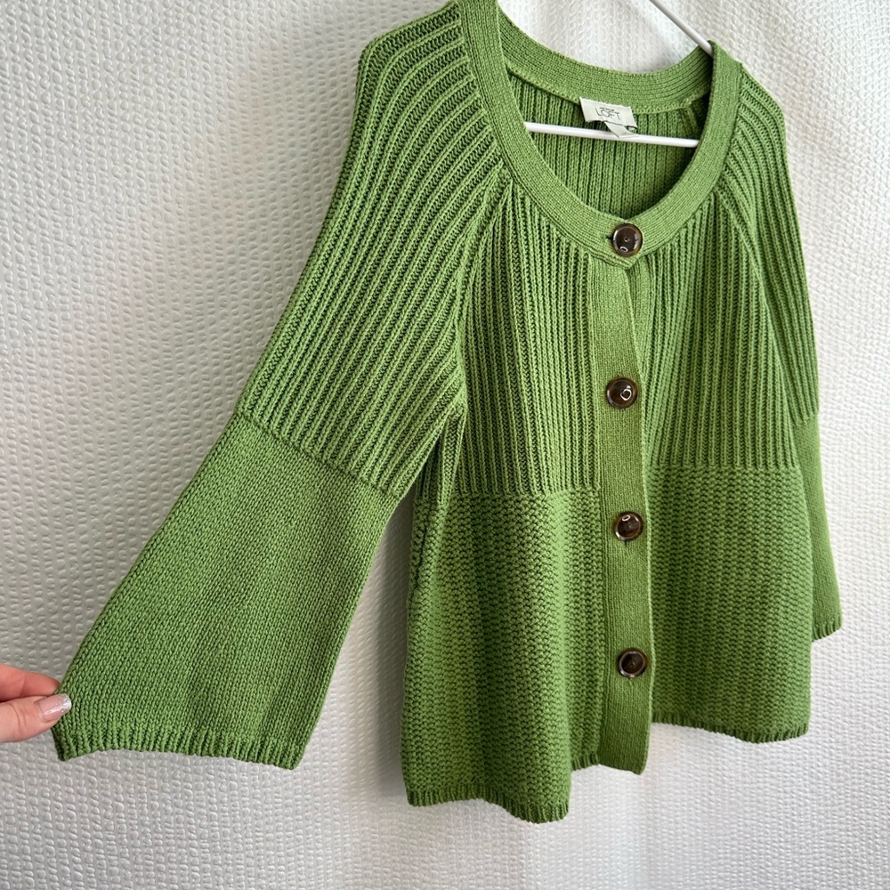 LOFT Green Ribbed Knit Button Front Cardigan Sweater Women’s Medium 3/4 Sleeve - Picture 2 of 7